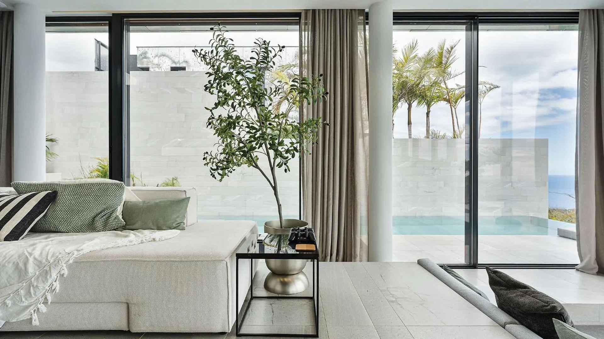 Saudade Residence - Ultra Luxury Futuristic Ocean Zen Retreat Ribeira Brava Villa